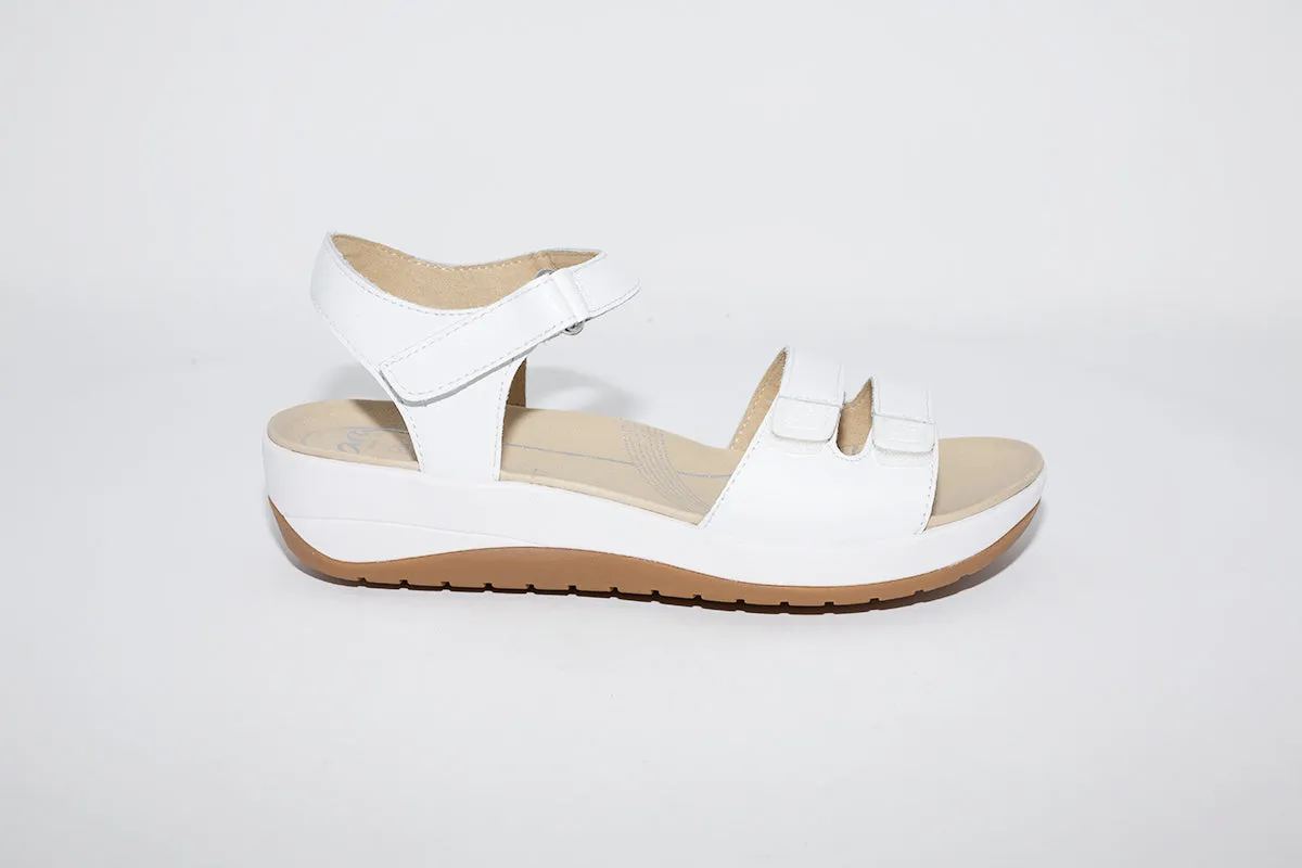 ARA - LOW WEDGE VELCRO SANDAL - WHITE LEATHER