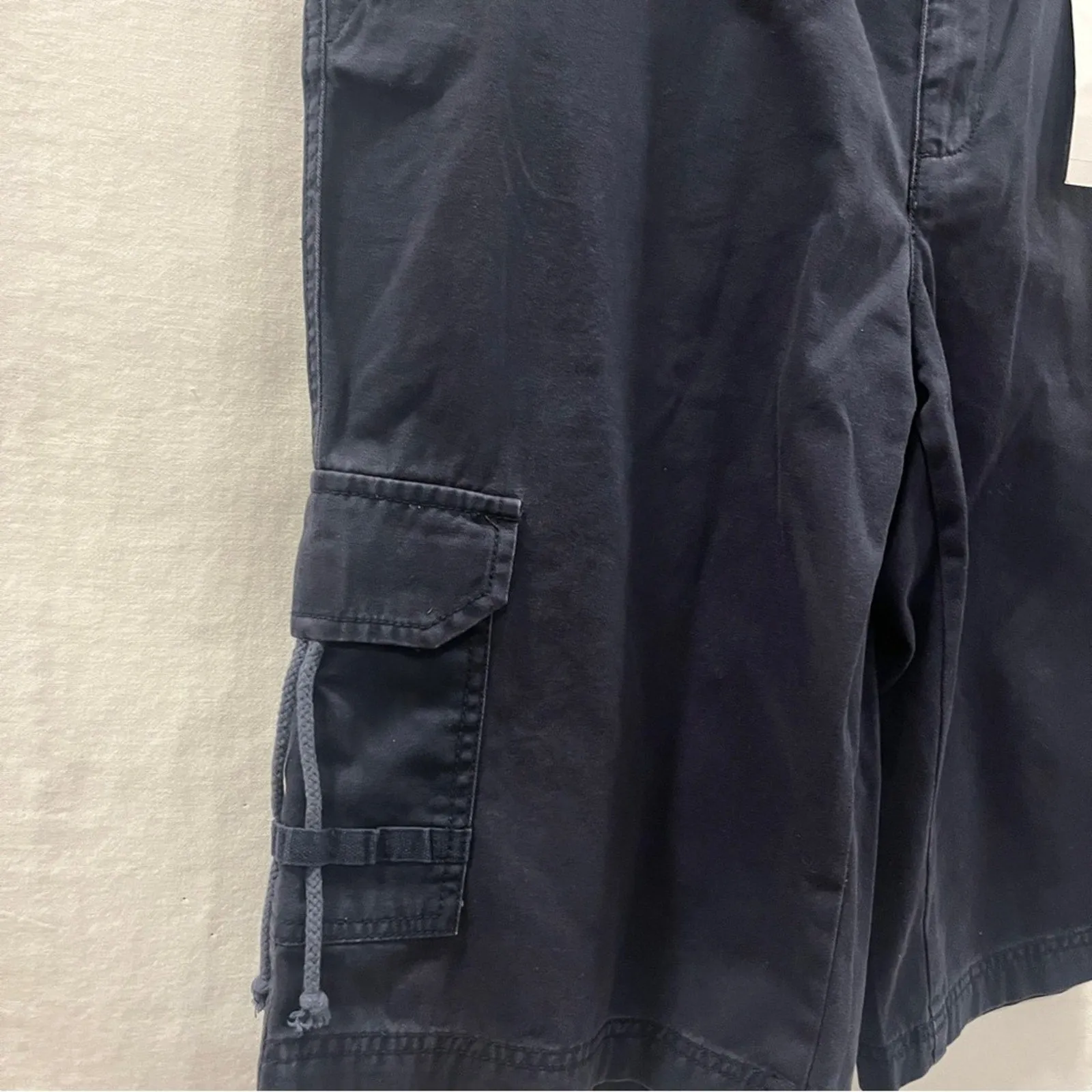 Caribbean Joe Navy Cargo Shorts Womens Size 12 Flat Front Cotton Hurricane Twill