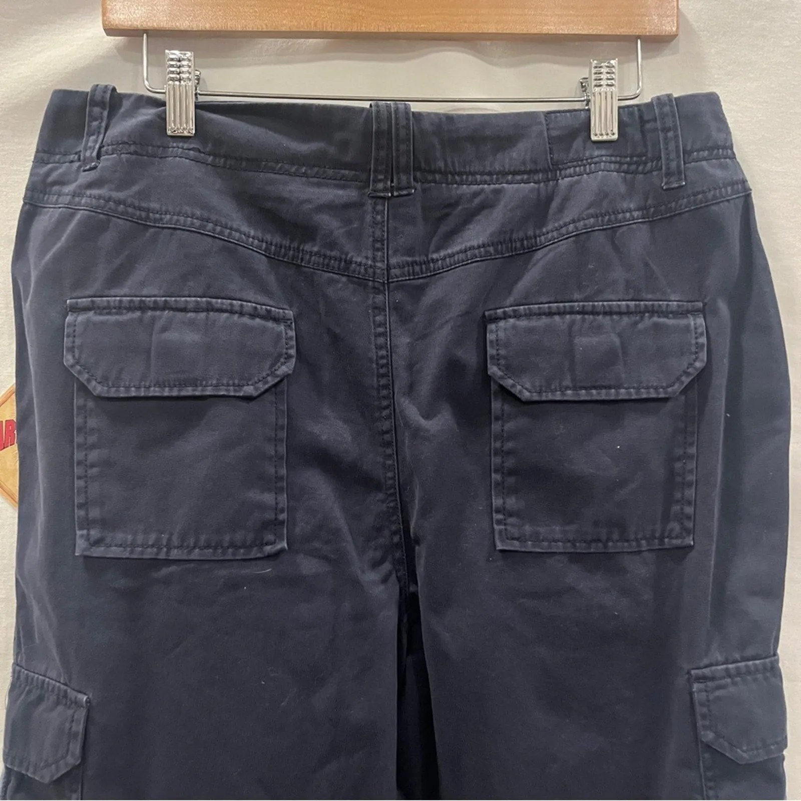 Caribbean Joe Navy Cargo Shorts Womens Size 12 Flat Front Cotton Hurricane Twill