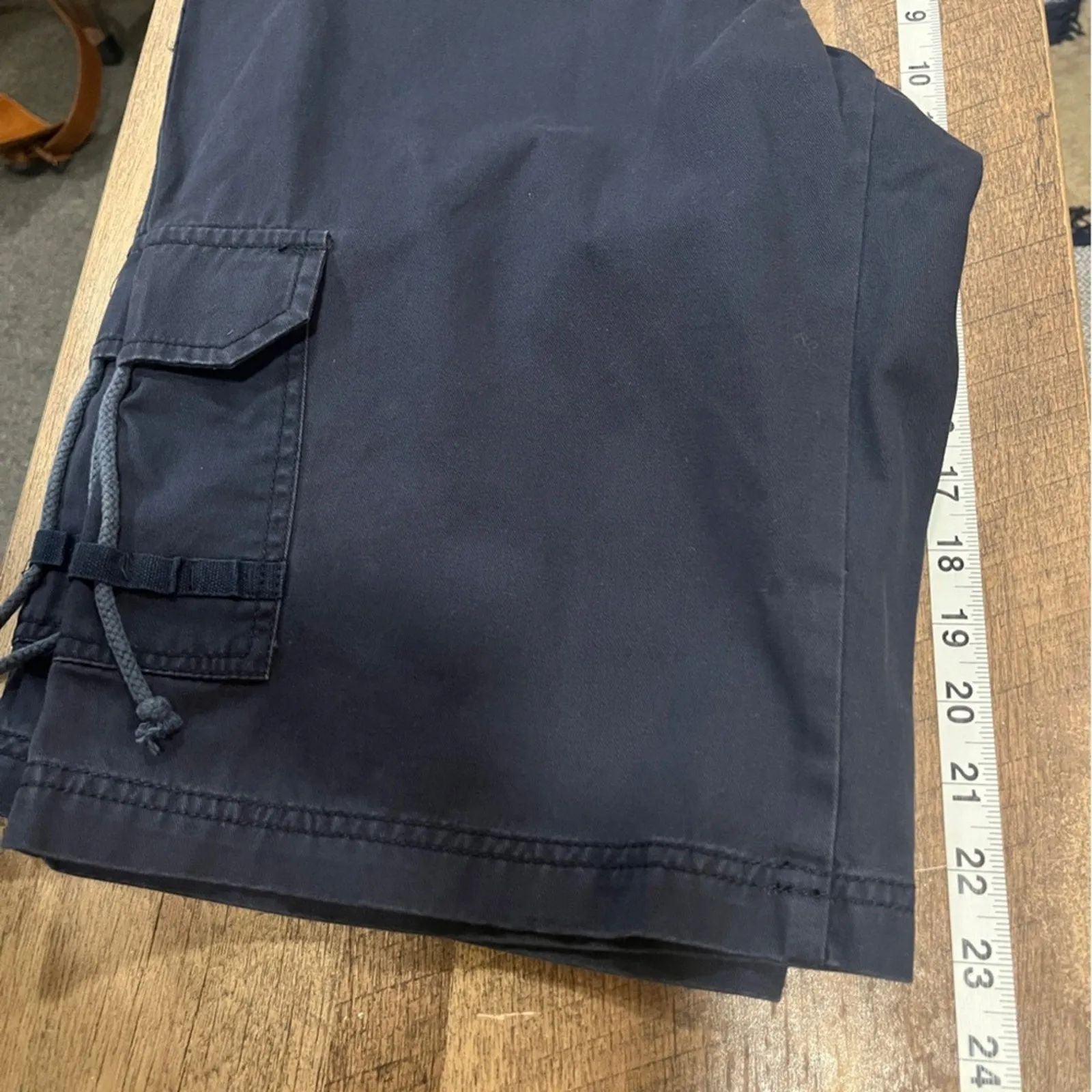 Caribbean Joe Navy Cargo Shorts Womens Size 12 Flat Front Cotton Hurricane Twill
