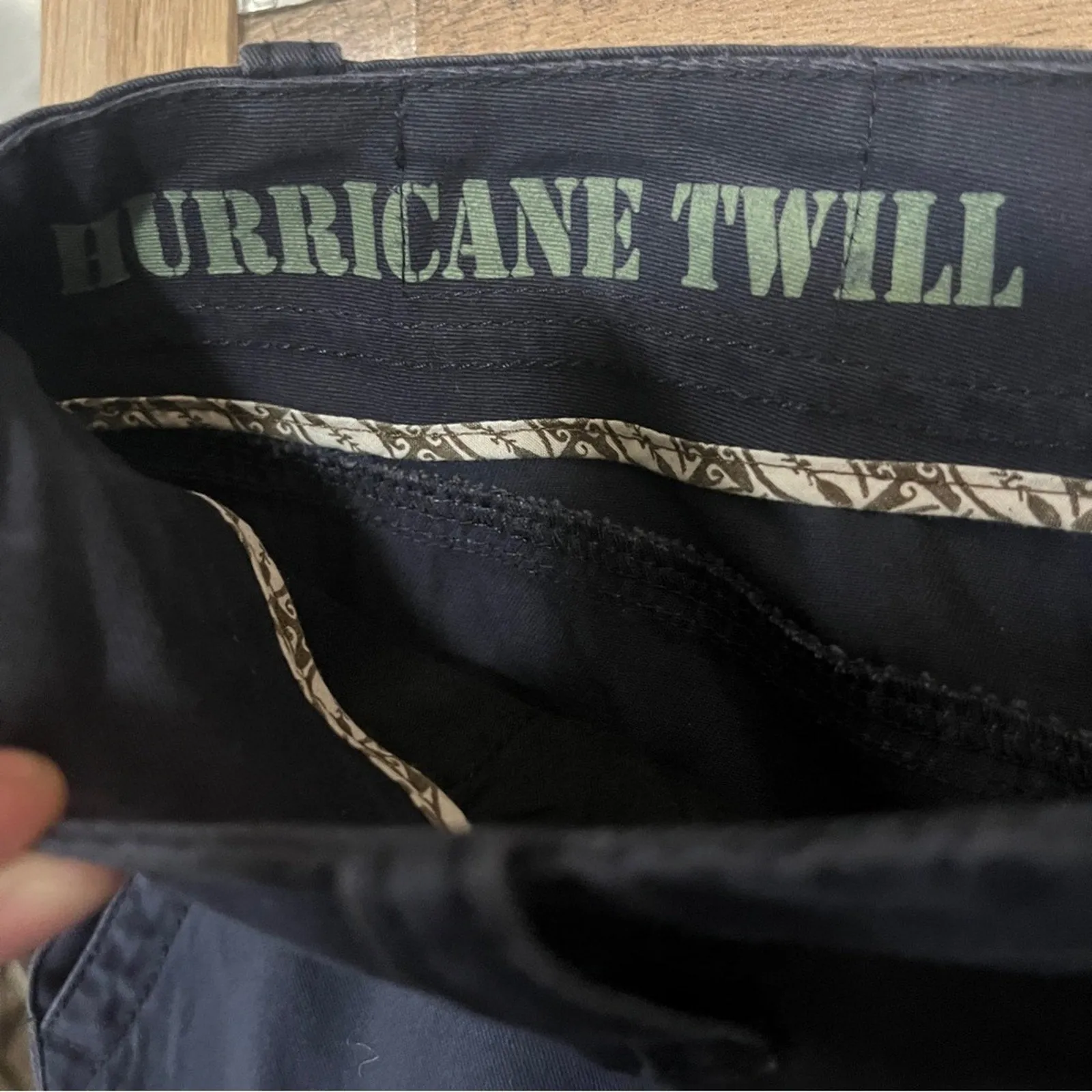 Caribbean Joe Navy Cargo Shorts Womens Size 12 Flat Front Cotton Hurricane Twill