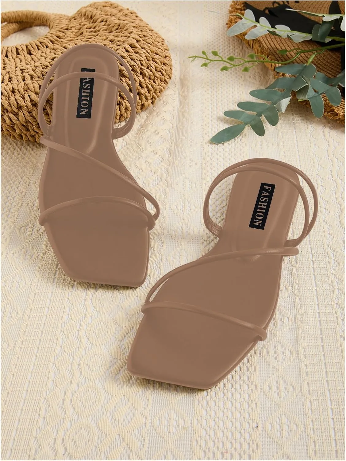 GORGLITTER Women's Strappy Sandals Criss Cross Strap Flat Sandals Open Toe Slides Shoes