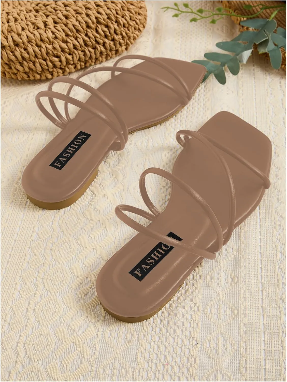 GORGLITTER Women's Strappy Sandals Criss Cross Strap Flat Sandals Open Toe Slides Shoes