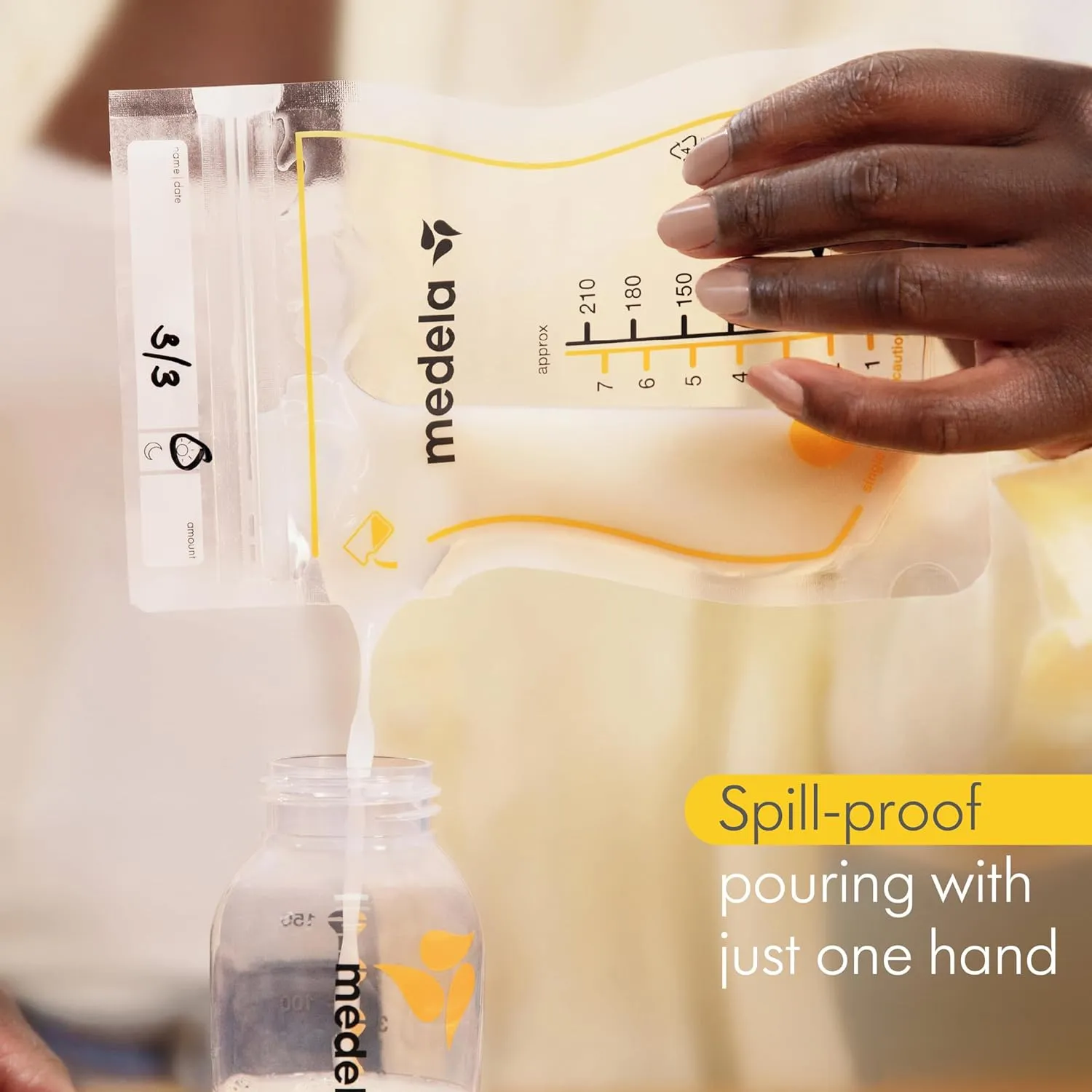 Medela Easy Pour Breastmilk Storage Bags 100 Count 7oz/210ml Disposable, Leakproof, Fast Freeze, Breast Milk Protection Recyclable & BPA Free