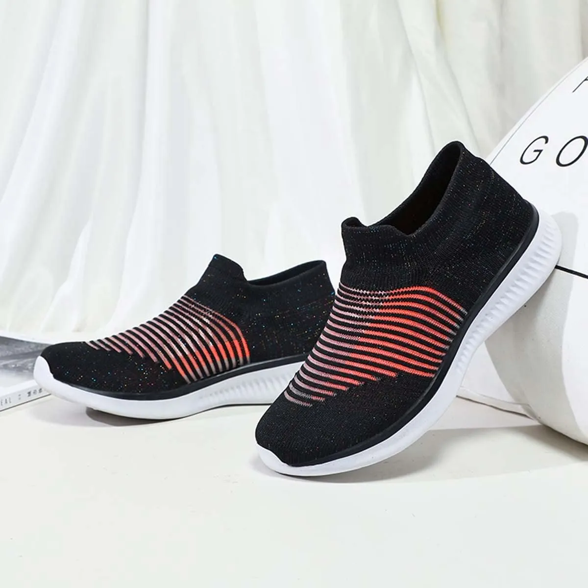 Men's Women's Lightweight Knitted Fabric Flat Soles Easy-to-Wear Socks Running Shoes Multiple Colors Indoor and Outdoor
