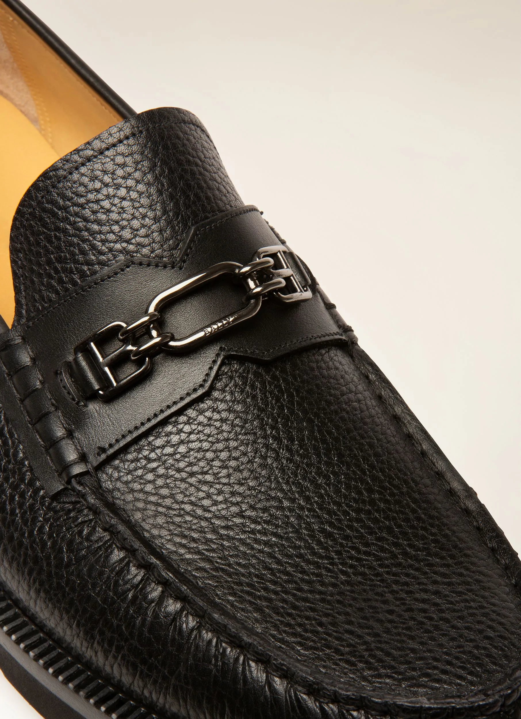 Nottingham Loafer in Black Grained Leather