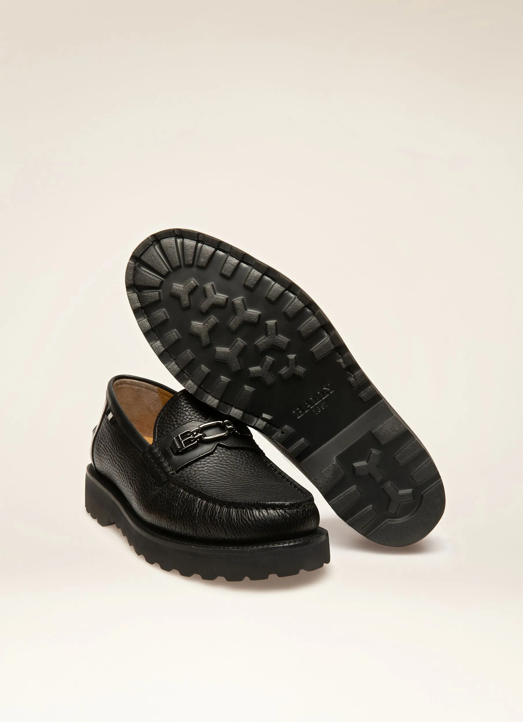 Nottingham Loafer in Black Grained Leather