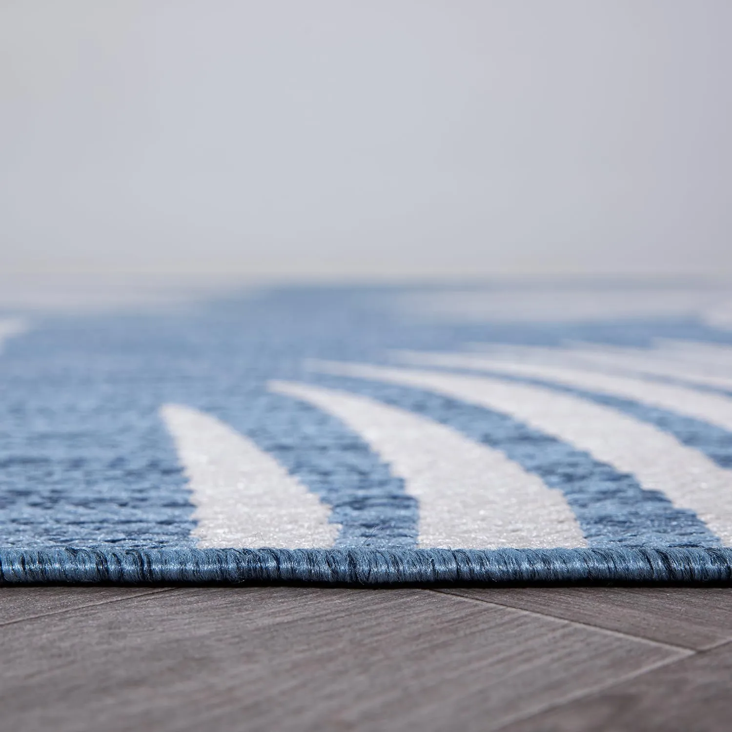 Rugshop Contemporary Palm Leaves Textured Flat Weave Easy Cleaning Outdoor Rugs for Deck,Patio,Backyard Indoor/Outdoor Runner Rug 2' x 7' Blue