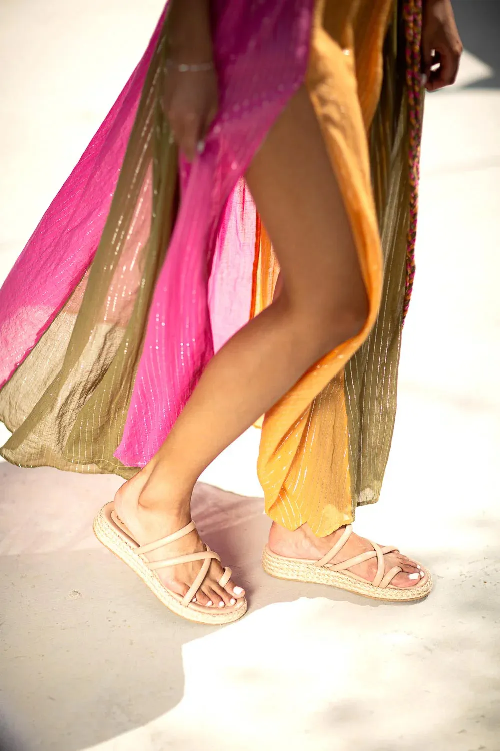 RULE THE WORLD in Beige