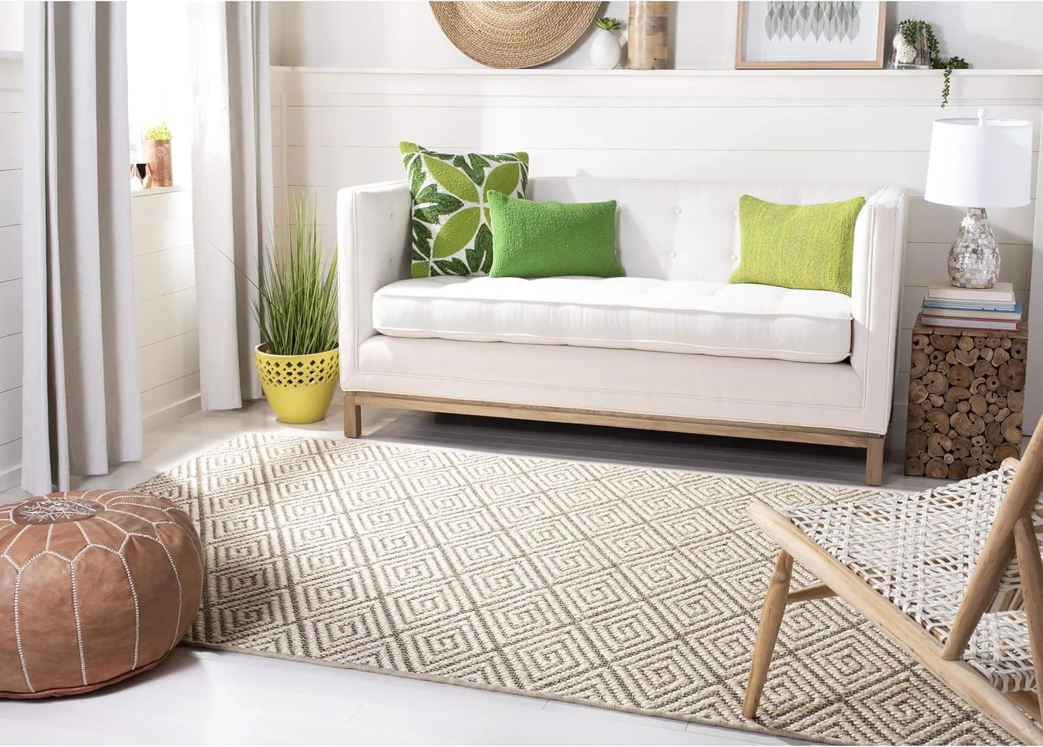 SAFAVIEH Palm Beach Collection Area Rug - 8' x 10', Beige & Brown, Sisal Design, Non-Shedding & Easy Care, Ideal for High Traffic Areas in Living Room, Bedroom (PAB360B)