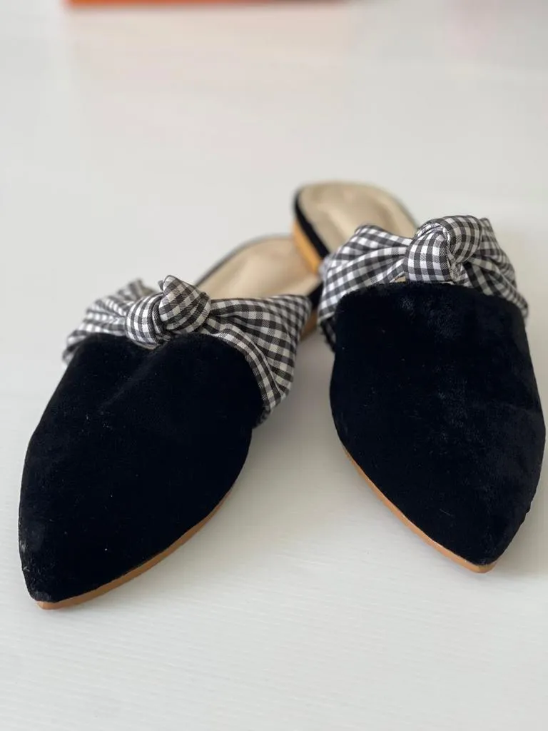 Simple Black Color Flats