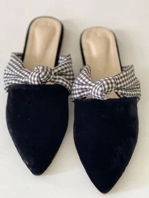 Simple Black Color Flats