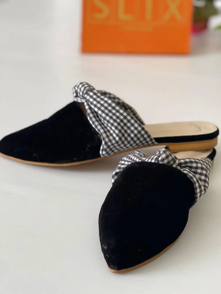 Simple Black Color Flats