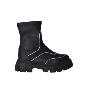 Simple Flat Ankle Boot