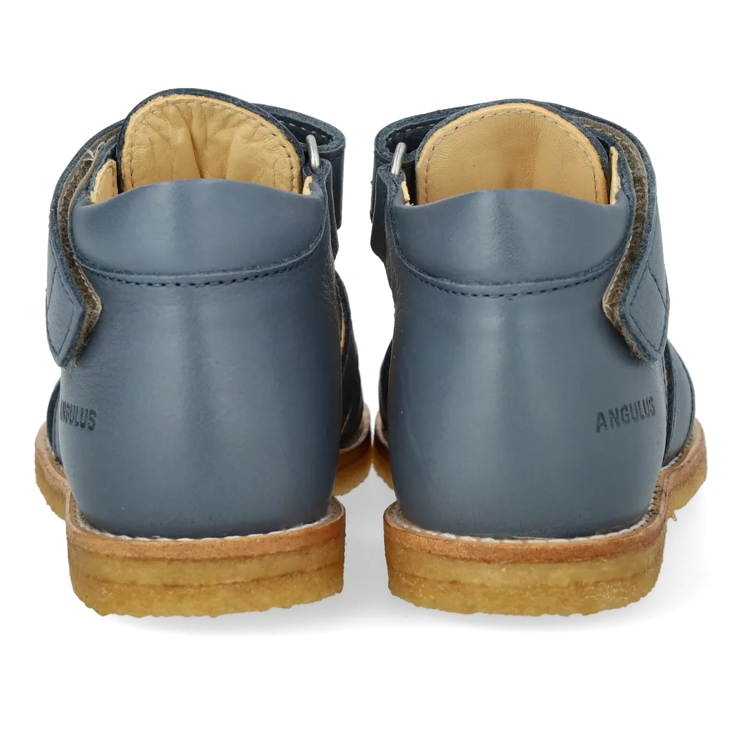 Starter sandal with velcro closure