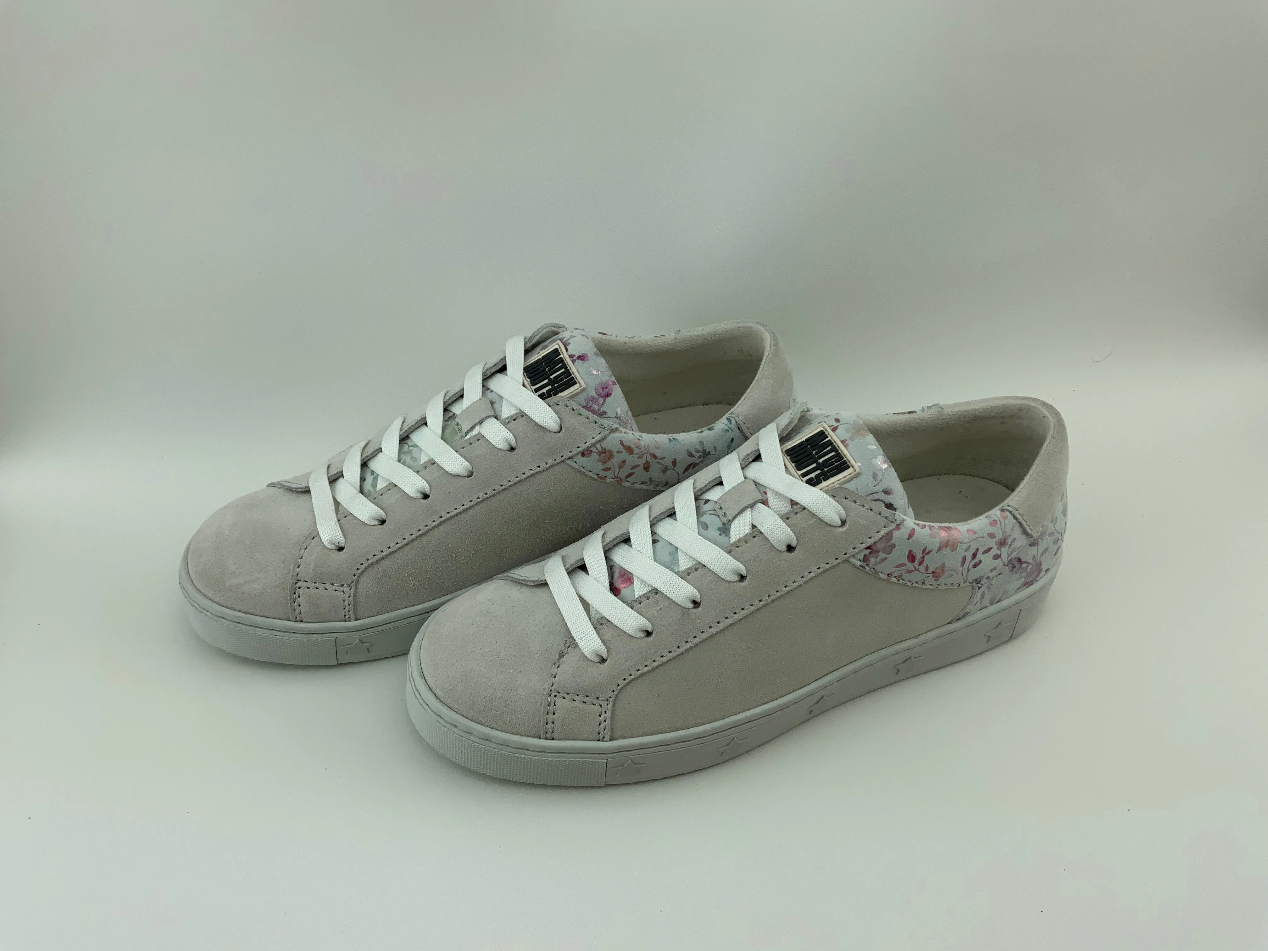 The Supreme Romantic Collection - Soft Cream | Women