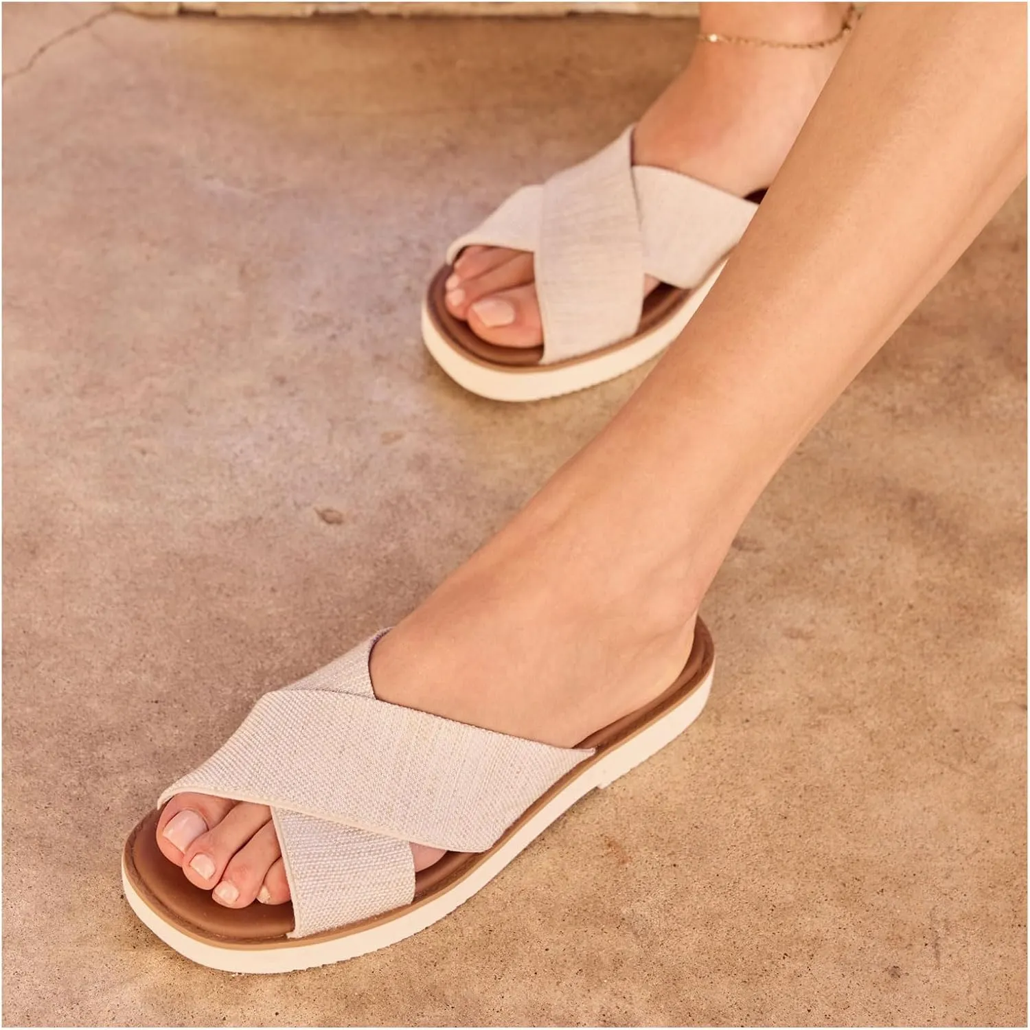 TOMS Women's Flat Sandal