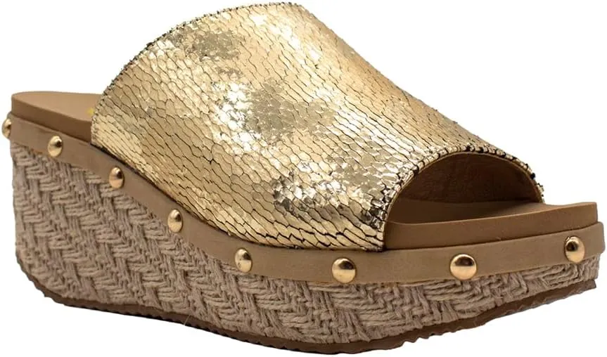 VOLATILE Womens Ravine Metallic Studded Casual Sandals Casual Mid Heel 2-3" - Gold